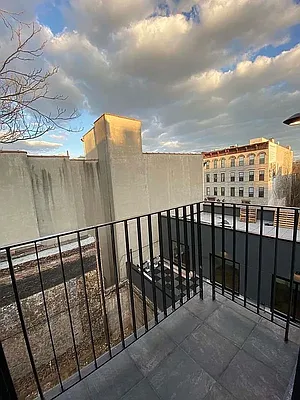 Rented by Joel Scharf, LREB | media 21