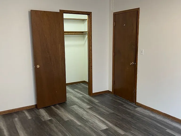 DJ Smith Realty Emerson Ave S — Photo 4