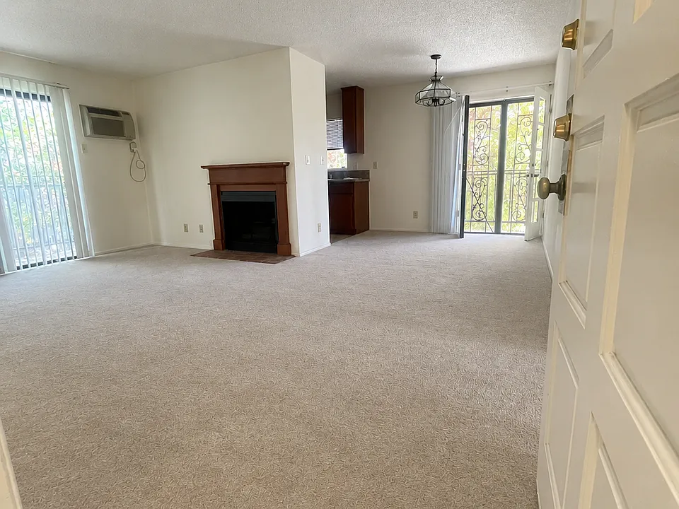 3717 Vinton Ave #201