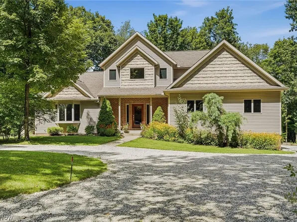 3199 Blake Rd, Wadsworth, OH 44281