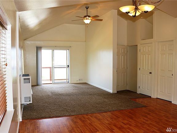 4th image of 238 Tracy Ave N