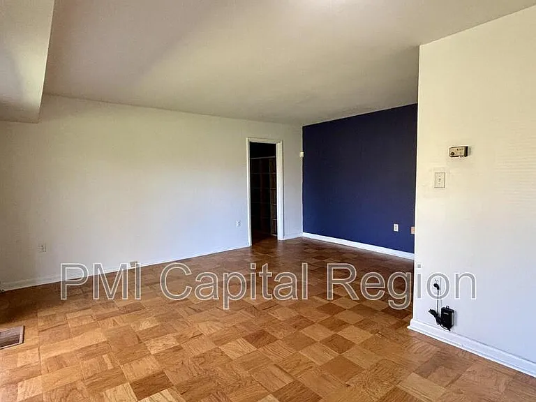 10620 Weymouth St #103 — Photo 8