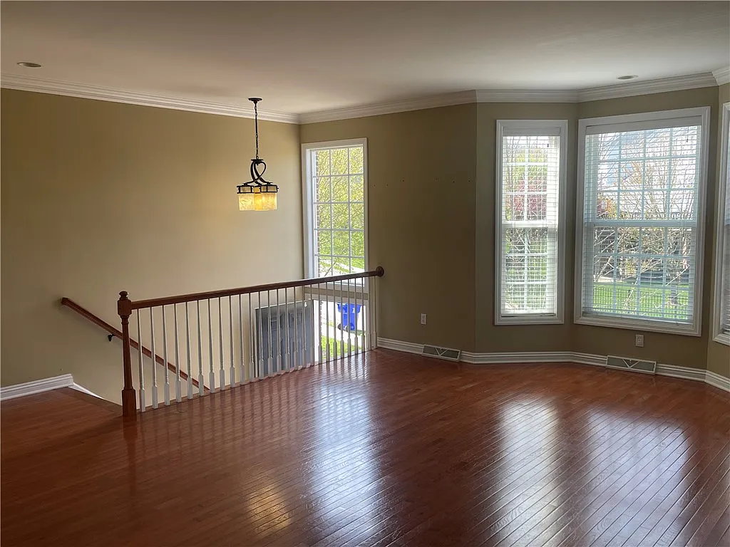 3 bed, 2.5 bath, $2,900 — Photo 2
