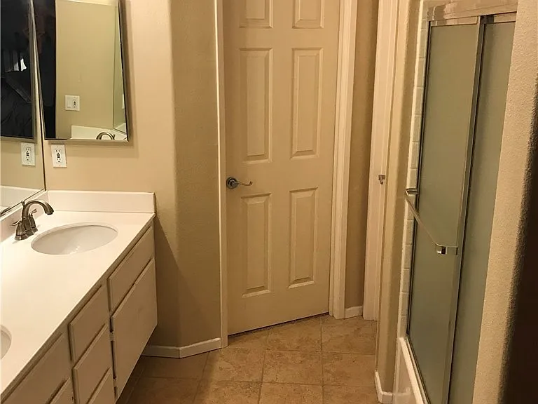 1039 S Positano Ave — Photo 28