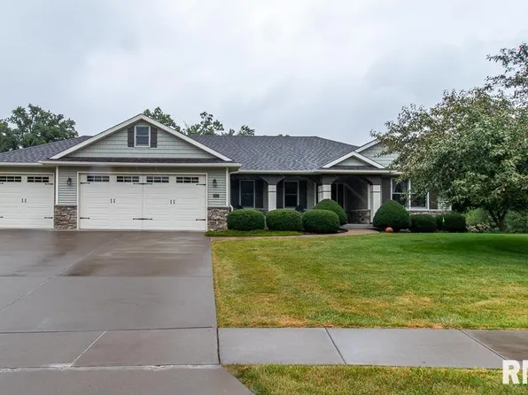 201 Baxter Dr, Blue Grass, IA 52726
