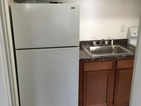 5th image of 1303 Cove Ave APT 204