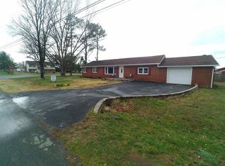 8 Christine Rd, Lyndhurst, VA 22952