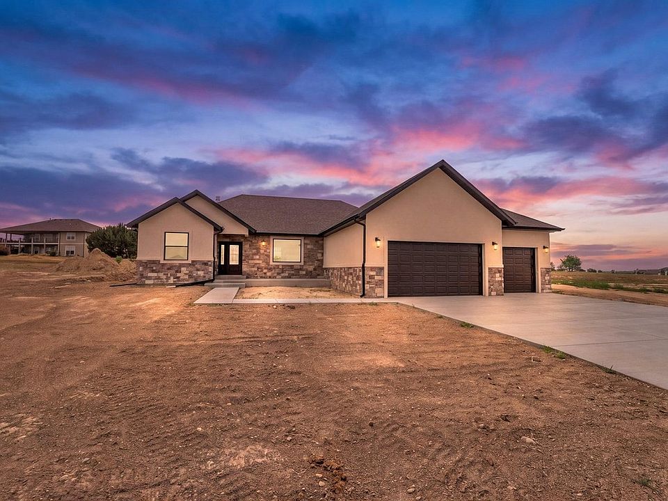 1st image of 31 Lakeview Cir