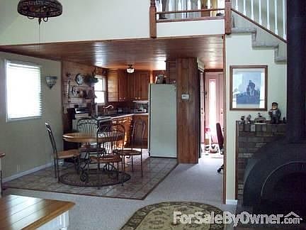 Open kitchen/dining