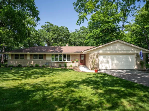 1822 Crestwood DRIVE, Caledonia, WI 53108