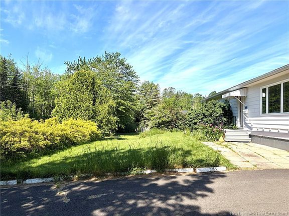 5th image of 272 Waterville Rd