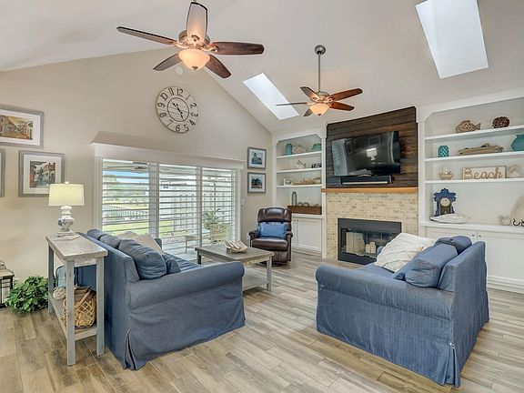 2nd image of 181 Ocean Hollow Ln