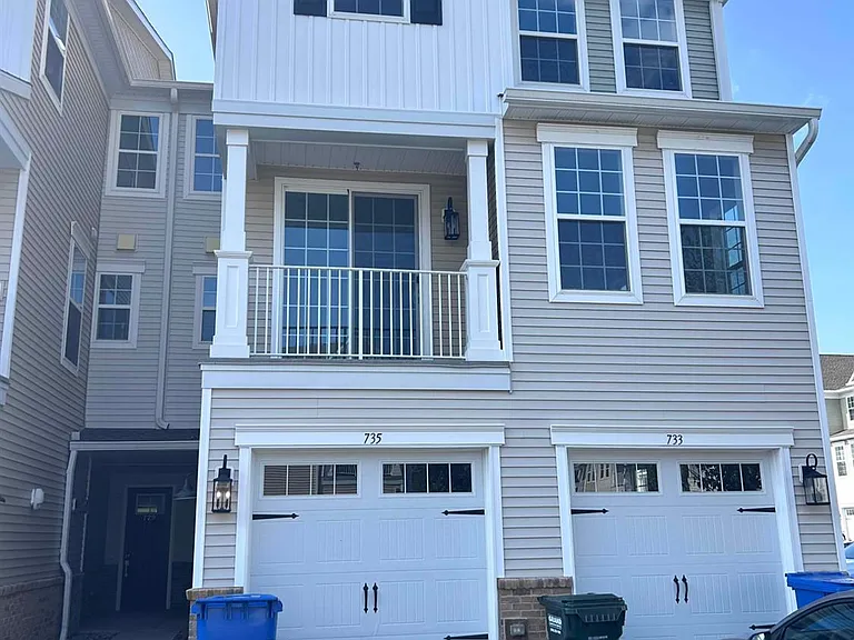 735 Station Rd — Photo 1