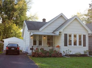 1037 Whitlock Rd, Rochester, NY 14609