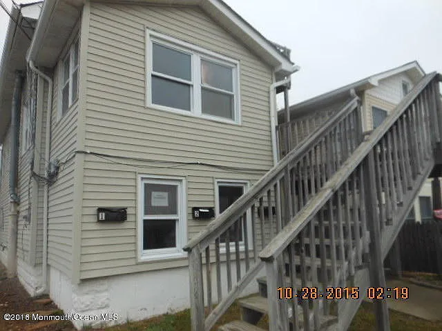 324 Webster Ave photo 1