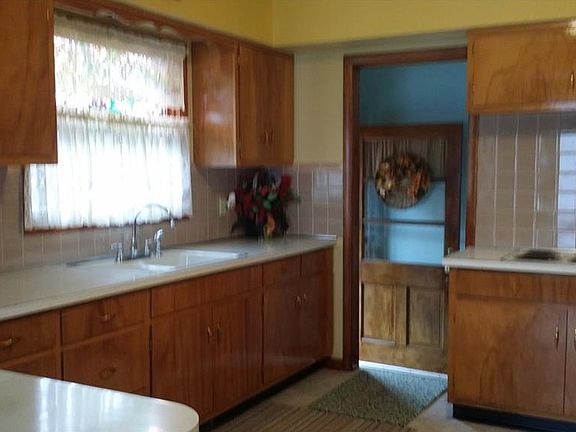 4th image of 11421 Saint Mark Ave