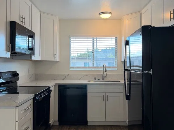 Kenwood Drive, 9109 Kenwood Dr #27, Spring Valley, CA 91977
