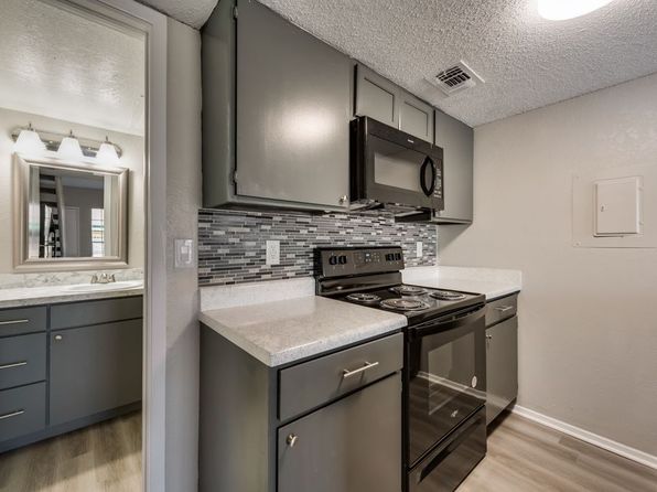 1217 Pecan Square Dr #222