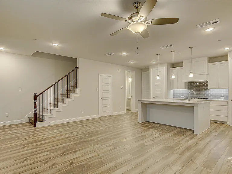 1946 Sweetwater Ln — Photo 6