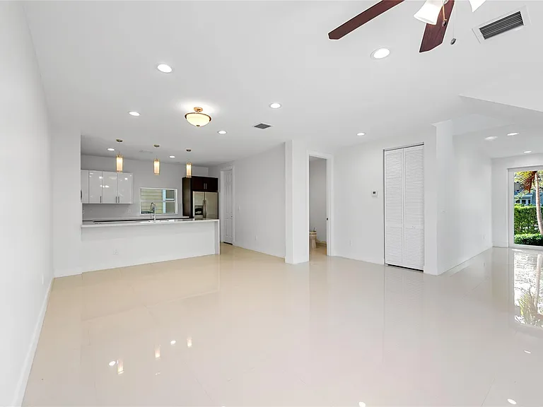 1428 SW 4th Ave #1428 — Photo 24