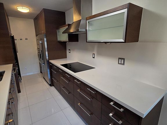 3rd image of 1344 N Martel Ave Unit 305