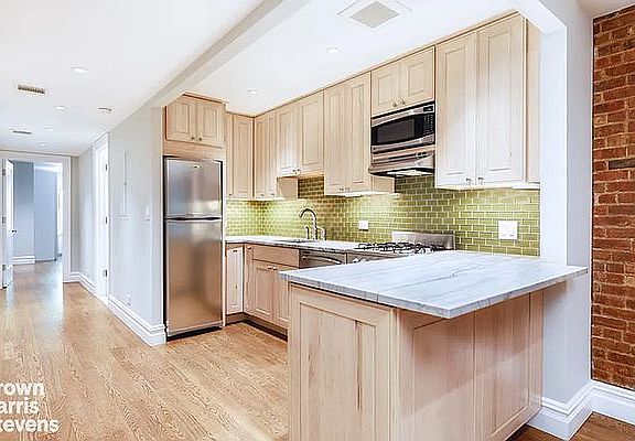 4th image of 219 W 70th St APT 1