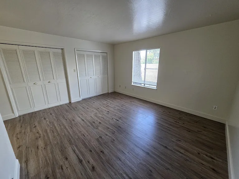 200 W Turner Rd #1 — Photo 14