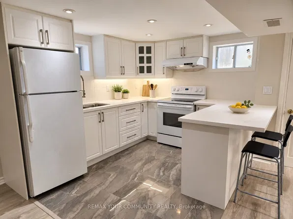 387 Paliser Cres N, Richmond Hill, ON L4C 1R5