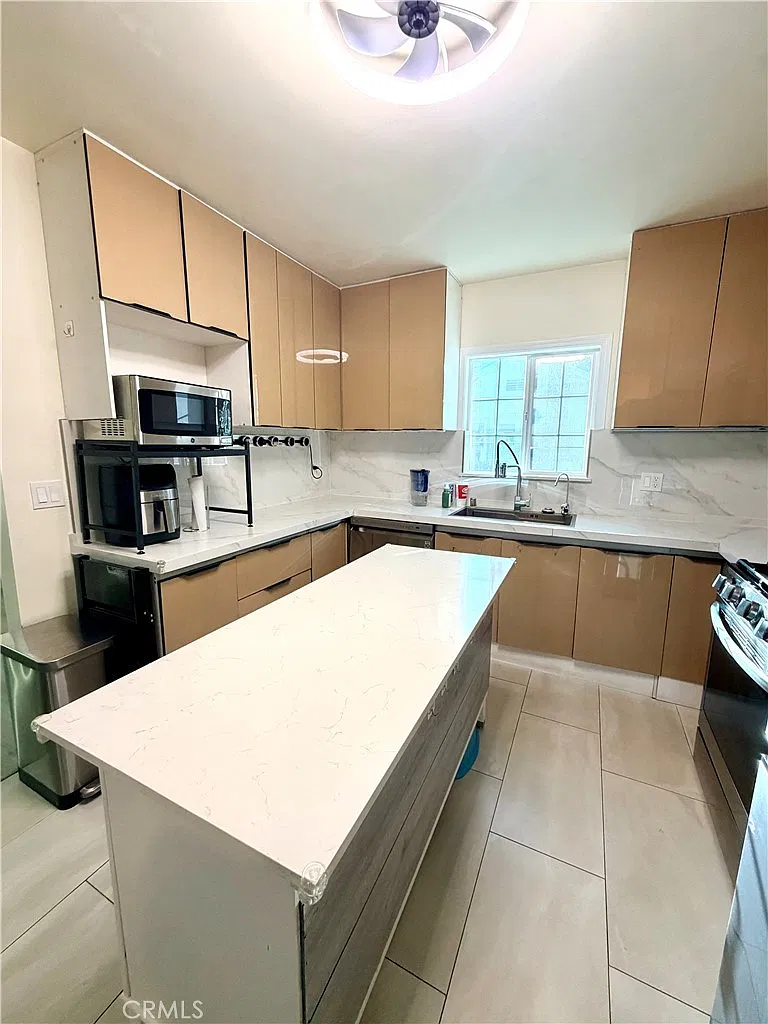 159 W Glendon Way — Photo 4