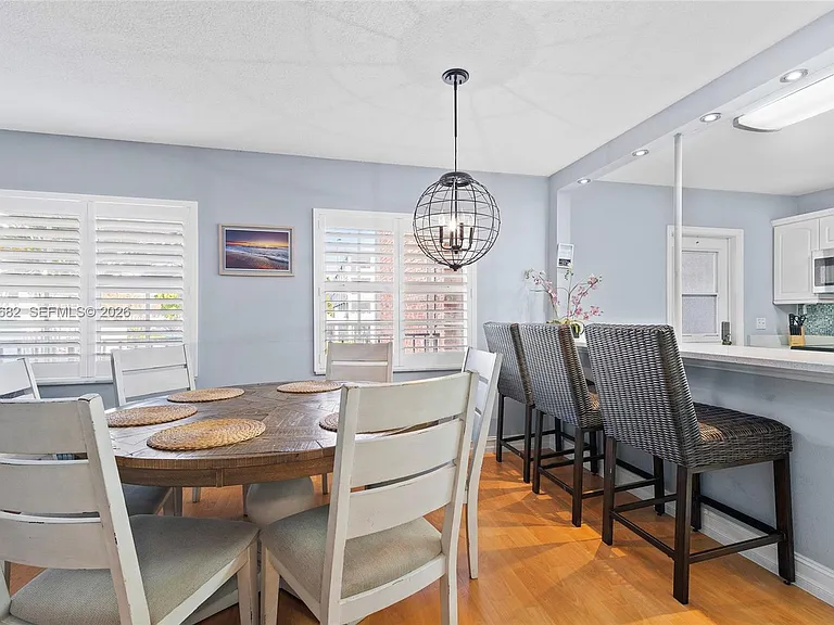 2424 NE 9th St #207 — Photo 25