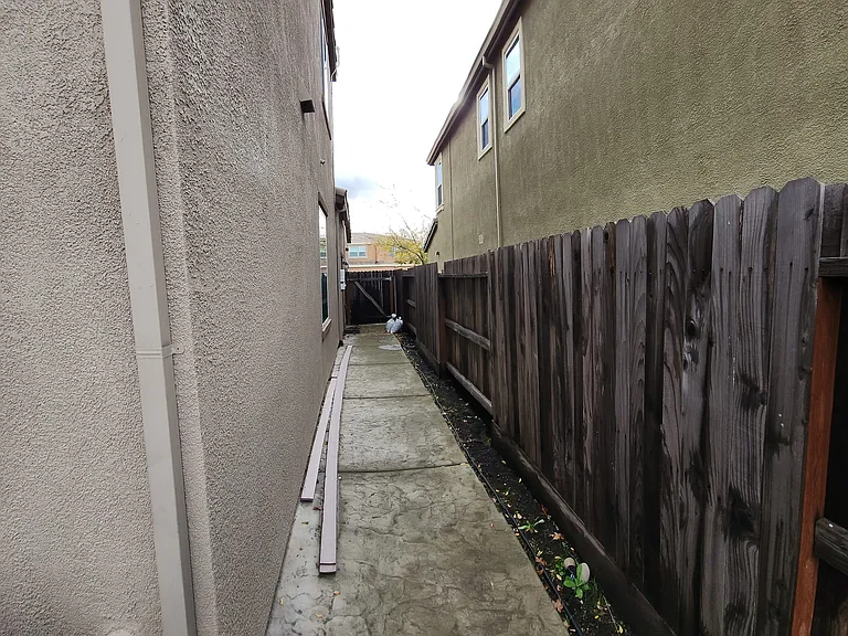 5684 Saratoga Cir — Photo 13