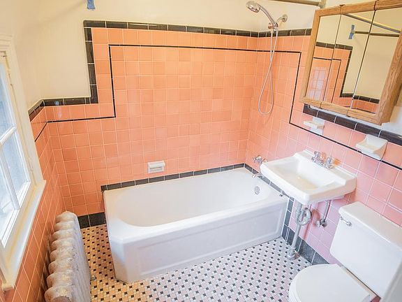 2nd image of 401 S 22nd St #3F