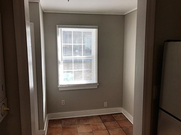5th image of 163 Jackson Cir