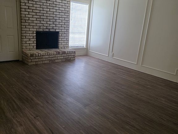 3rd image of 638 Woodhaven Pl