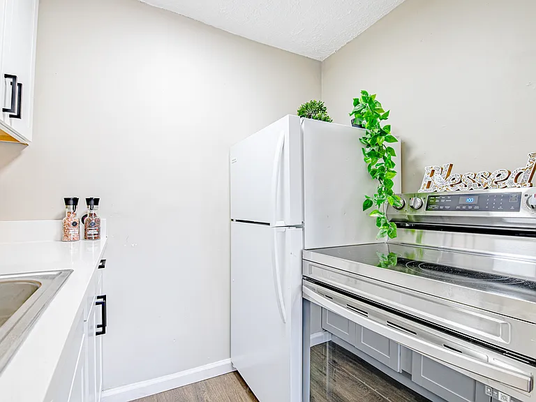 3118 W 14th St #208 — Photo 12