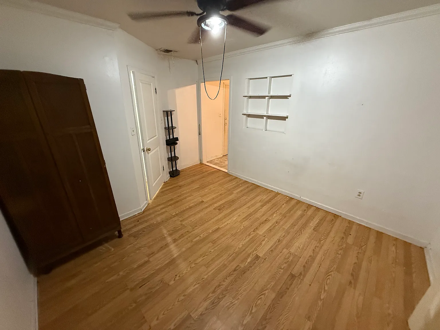 1 bed, 1.5 bath, 650 sqft, $900 — Photo 4