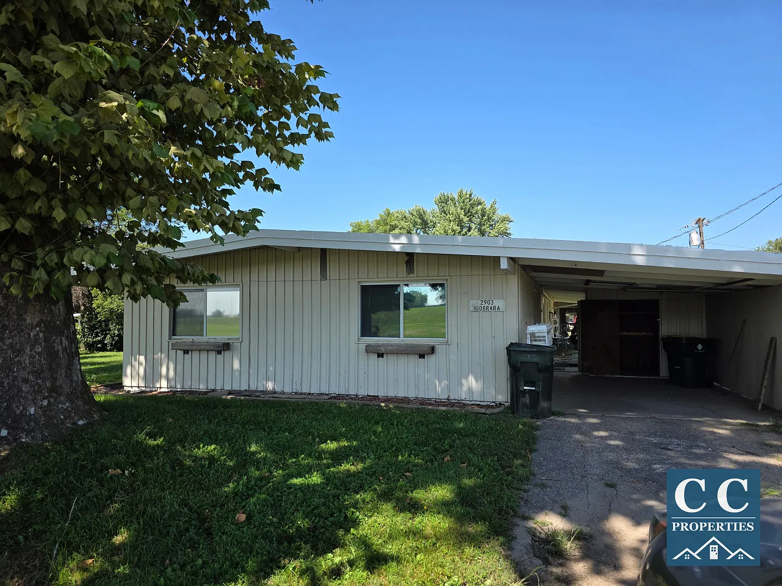 3 bed, $920 — Photo 1