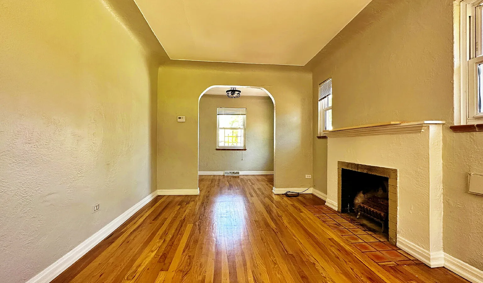 2 bed, 1.0 bath, 713 sqft, $1,999 — Photo 3