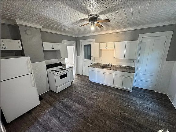 2nd image of 75 Van Stallen St