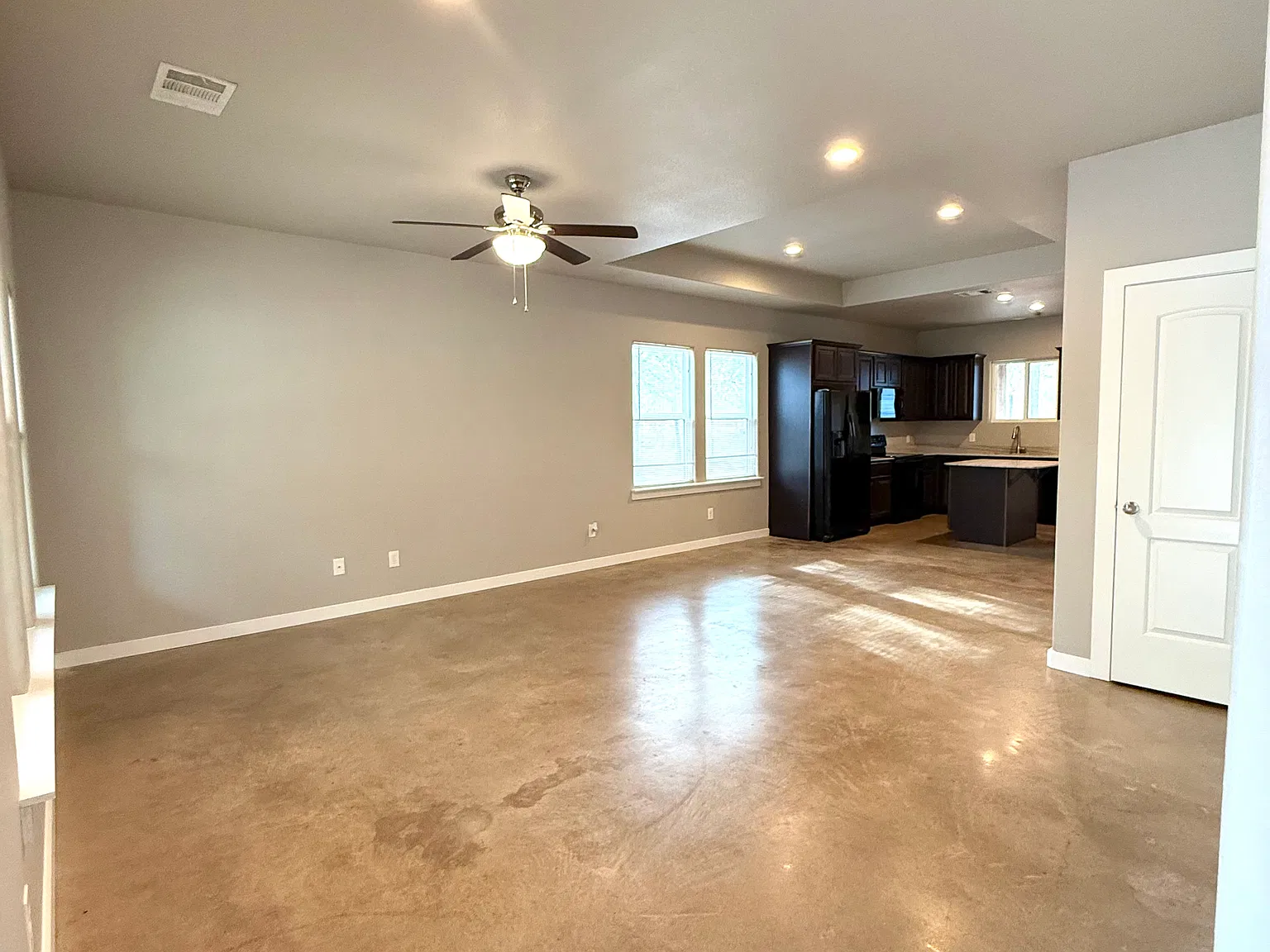 3 bed, 1600 sqft, $1,995 — Photo 4