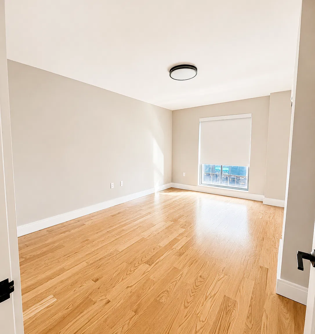 2885 West 15th Street — Photo 4