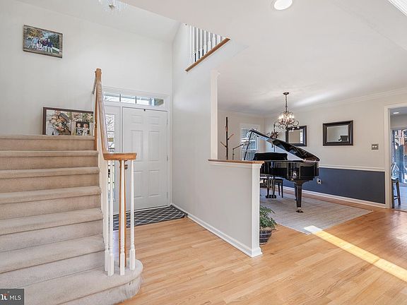 5th image of 29 Suffolk Ln