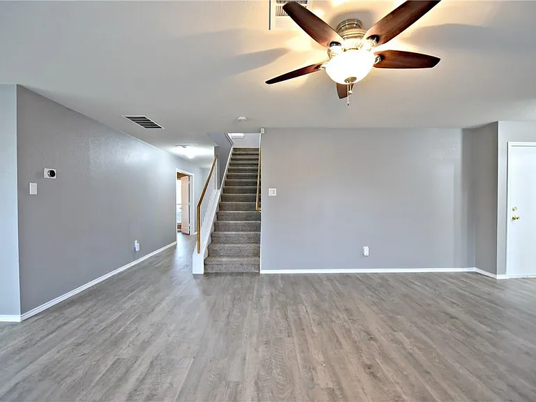 802 Rubles Ct — Photo 7