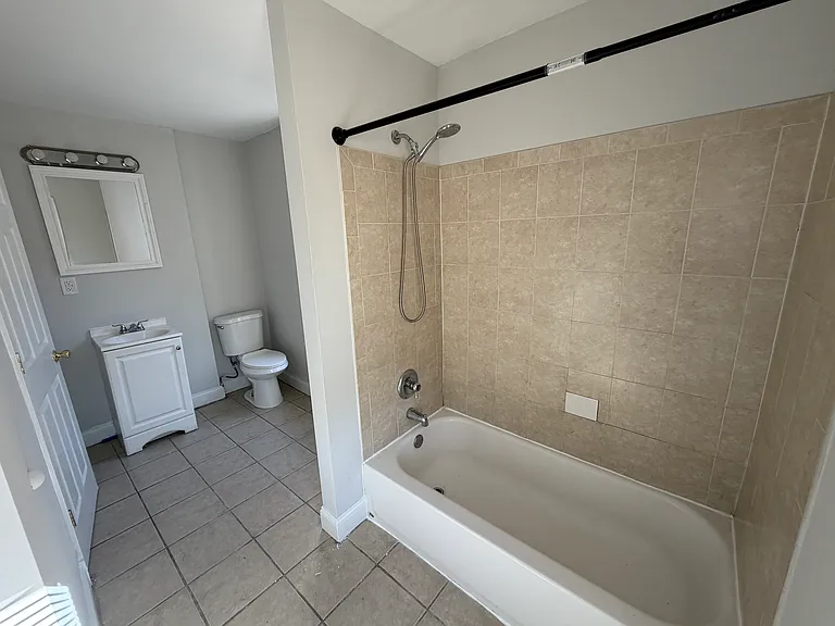 1026 Bennett St — Photo 7