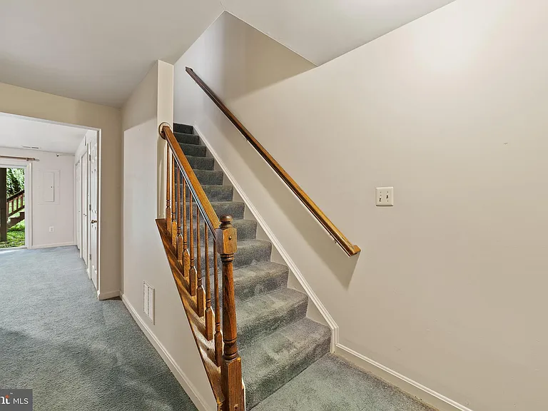 570 Highland Towne Ln — Photo 7