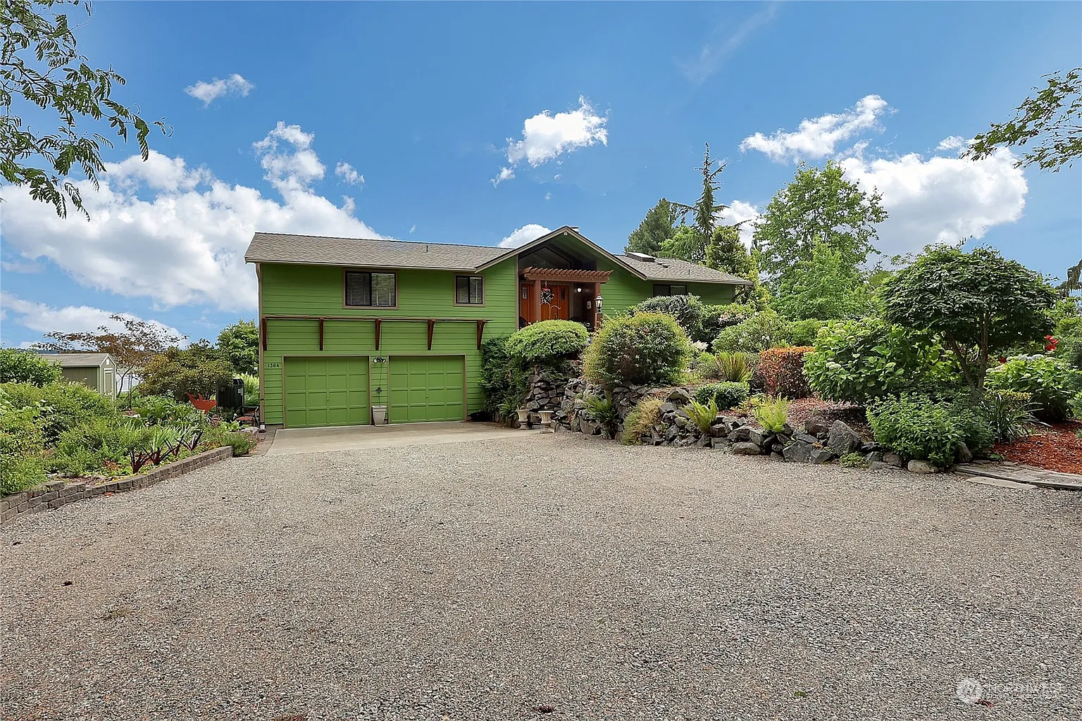 1364 Pilchuck Hts photo 1