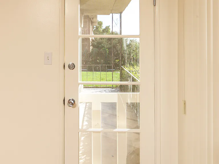 306 Mockingbird Ln #A — Photo 3
