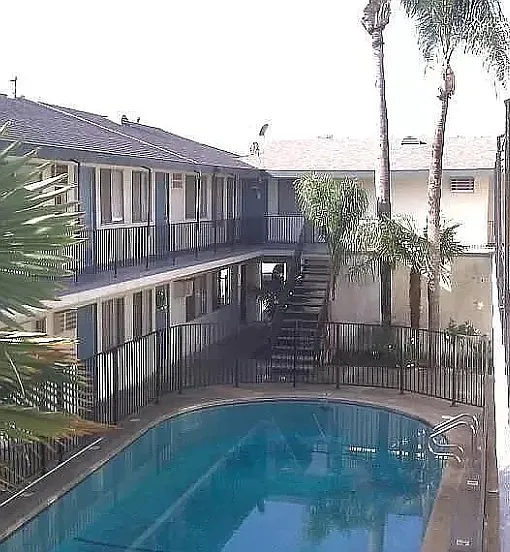 PINE CREST — Photo 12