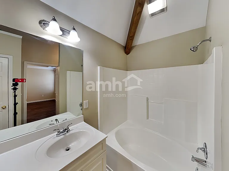 1005 Matheus Dr — Photo 13