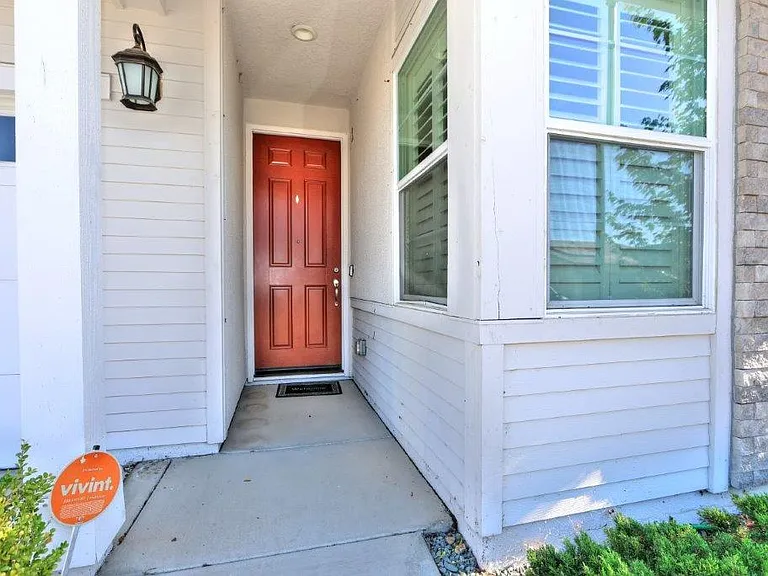 9049 Hourglass Cir — Photo 4